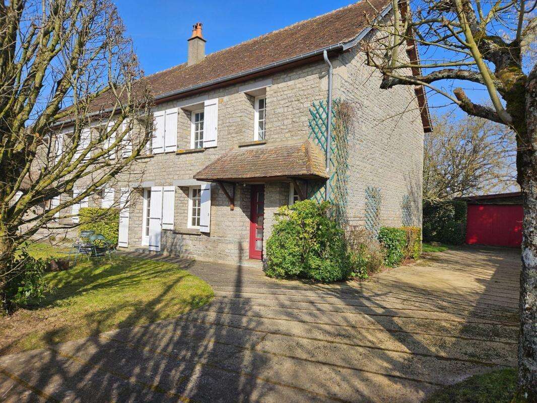 Maison à CONDE-SUR-SARTHE