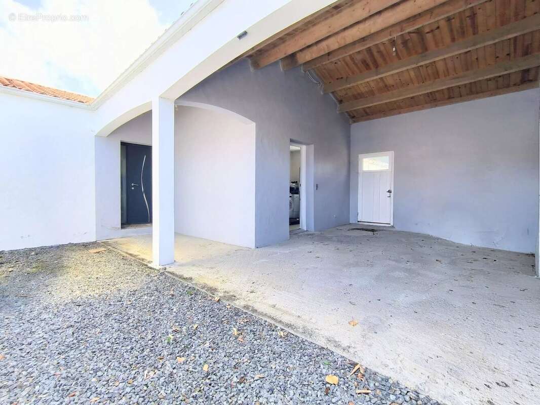 Maison à BOUIN