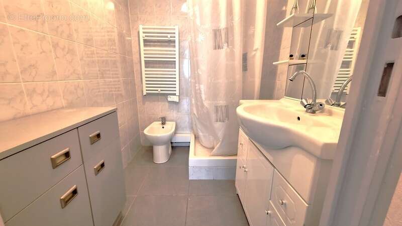 Appartement à MARSEILLE-4E