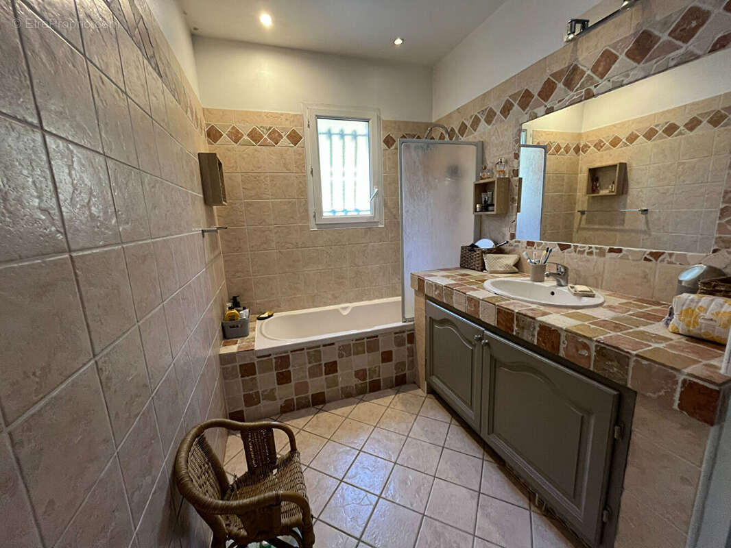 Maison à CHATEAURENARD