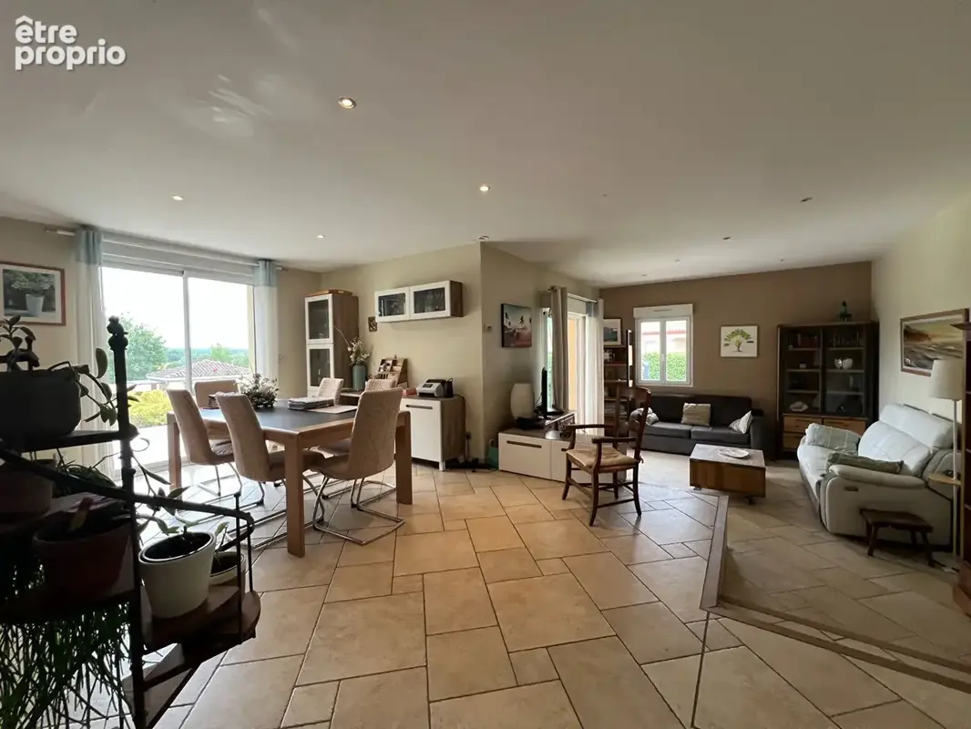 Maison spacieuse avec piscine à Caussade  - Un cadre privilégié au calme - photo 6