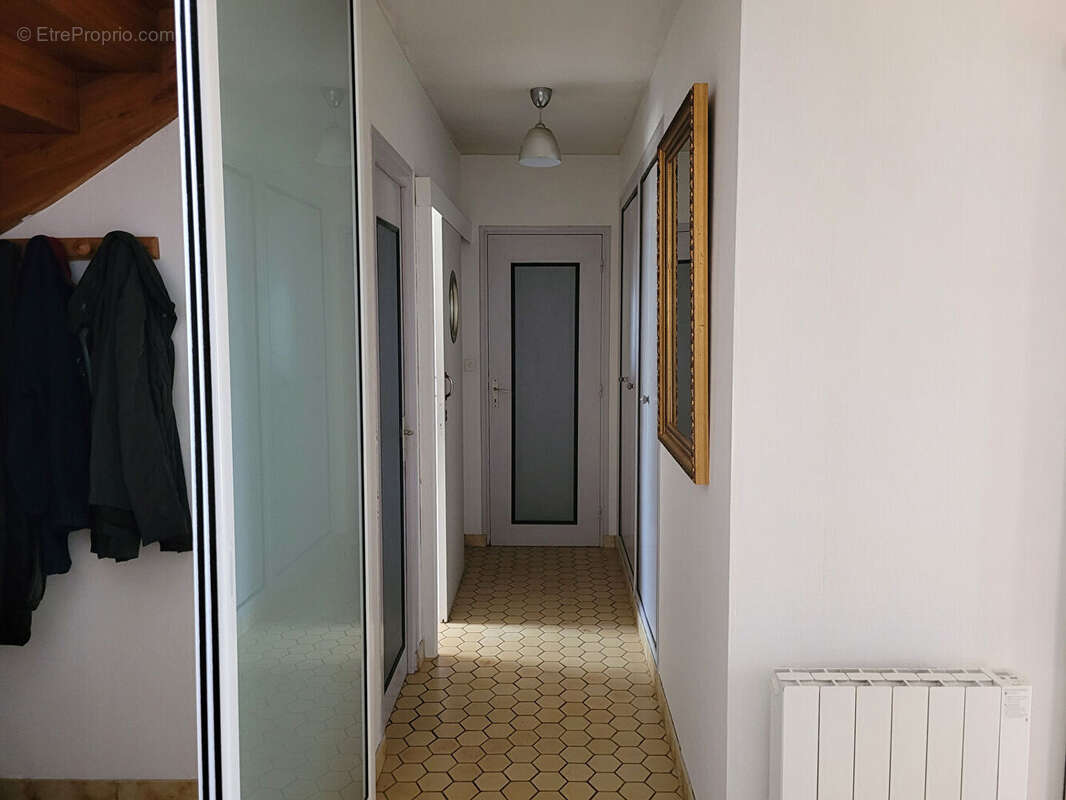 ROCHEFORT secteur calme maison traditionnelle de 127 m² avec parcelle de 645 m² - garage - photo 9