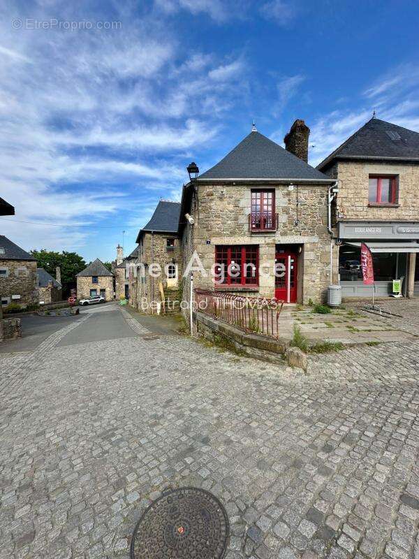 Appartement à BAZOUGES-LA-PEROUSE