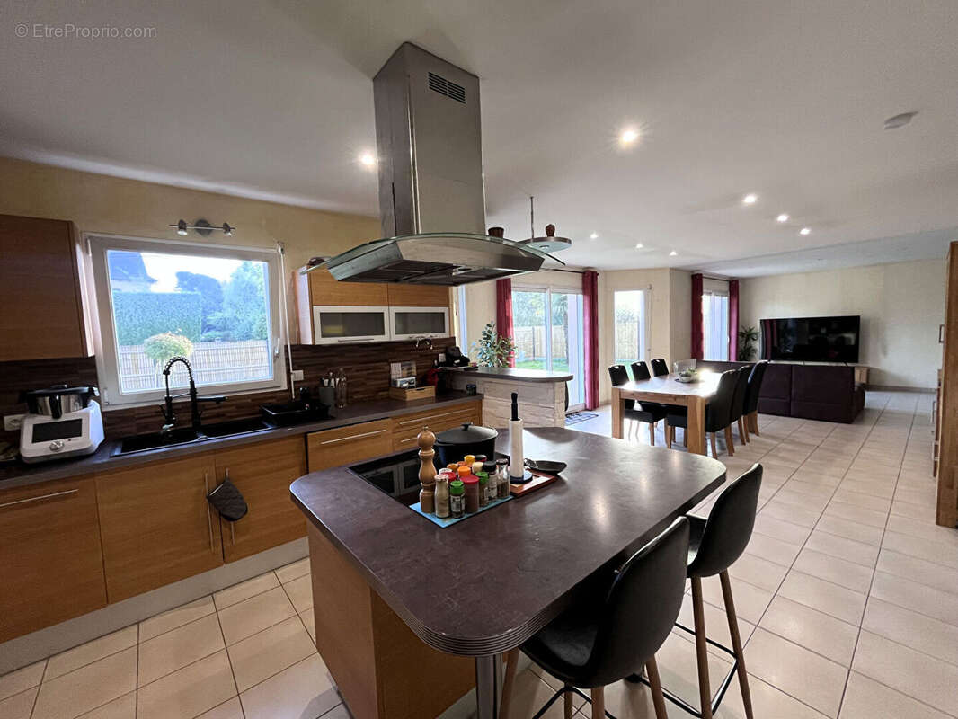 Maison à MINIAC-MORVAN