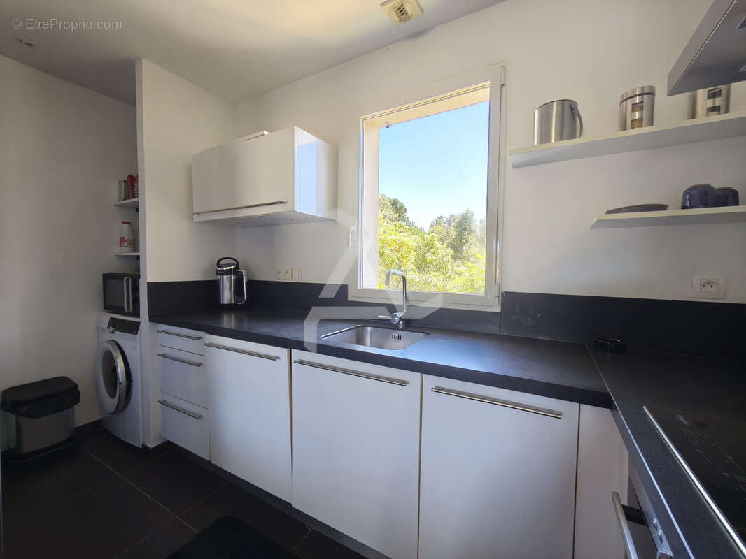 Situé à deux pas de la plage, charmant t2 avec terrasse de 22m2 - photo 8