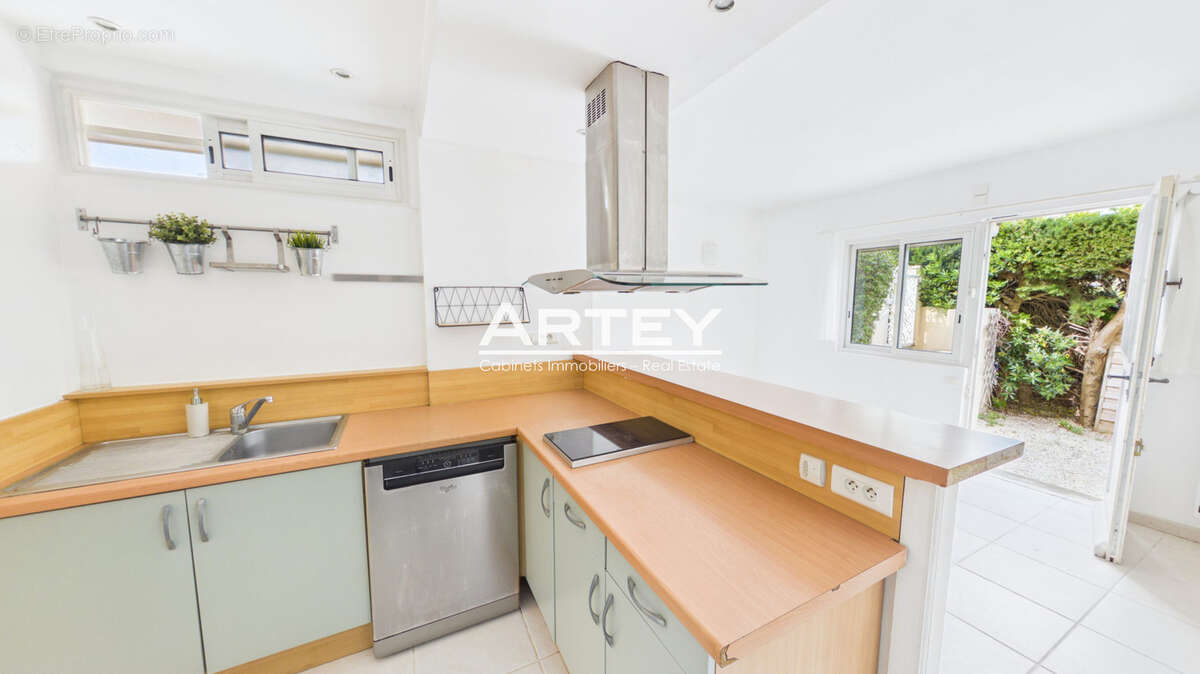 Appartement à CARQUEIRANNE