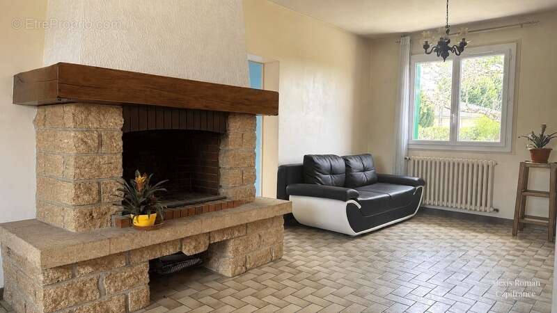 Maison de plain-pied 105 m² + double garage – env. 155 m² utiles – terrain 1 533 m² – proche commodités - photo 4