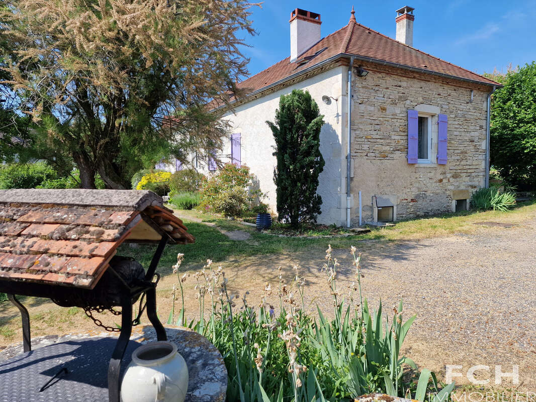 Maison à ESPINASSE-VOZELLE
