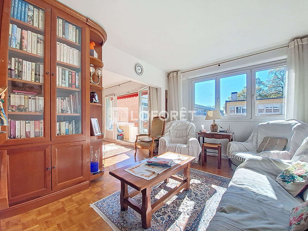 Appartement à VERNEUIL-SUR-SEINE