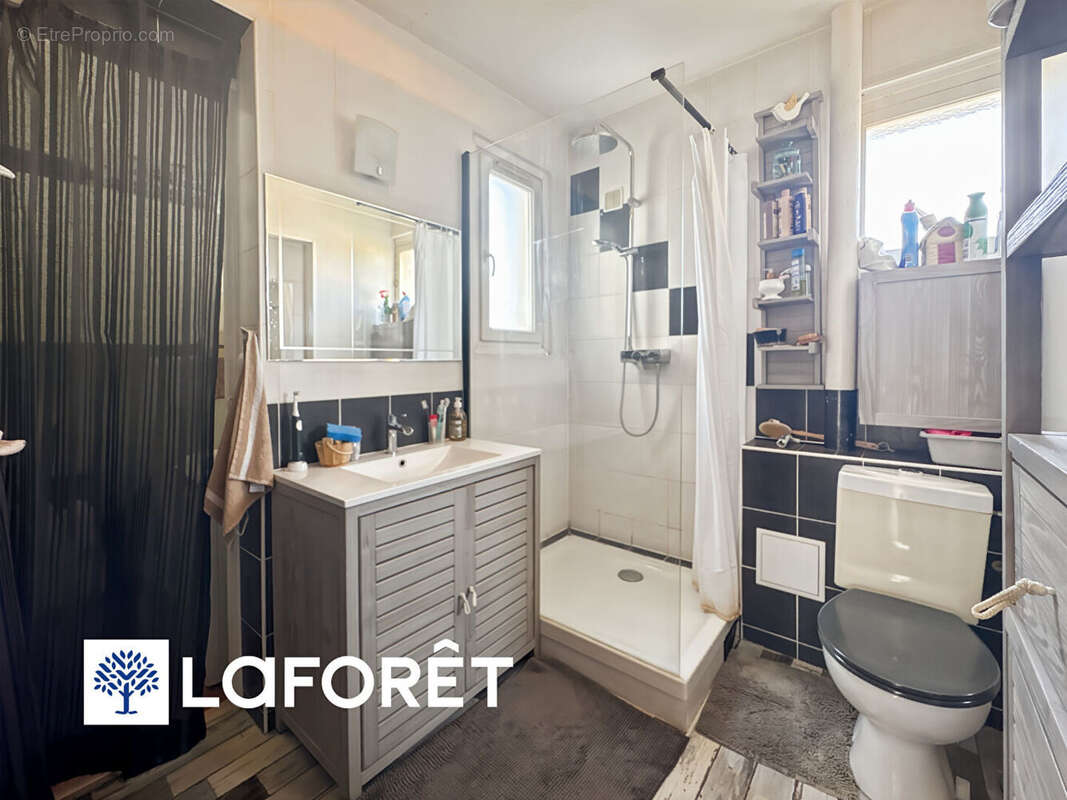 Appartement à SAINTE-GENEVIEVE-DES-BOIS