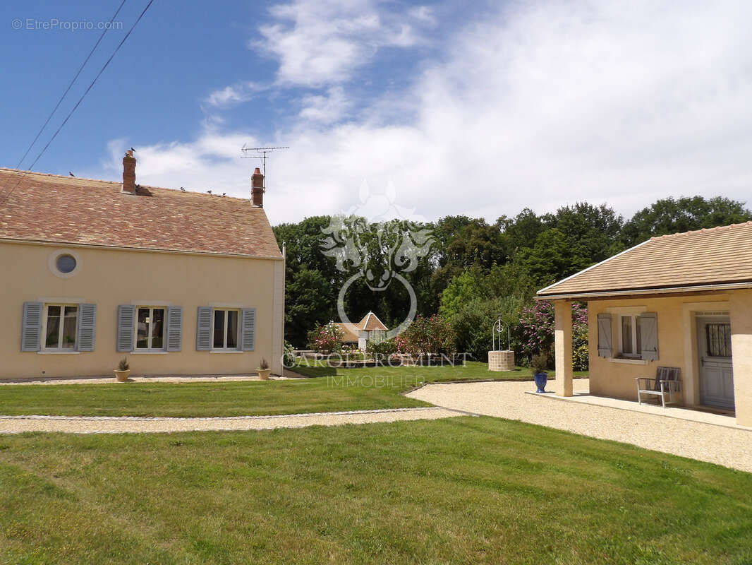 Maison à FONTENAY-LES-BRIIS