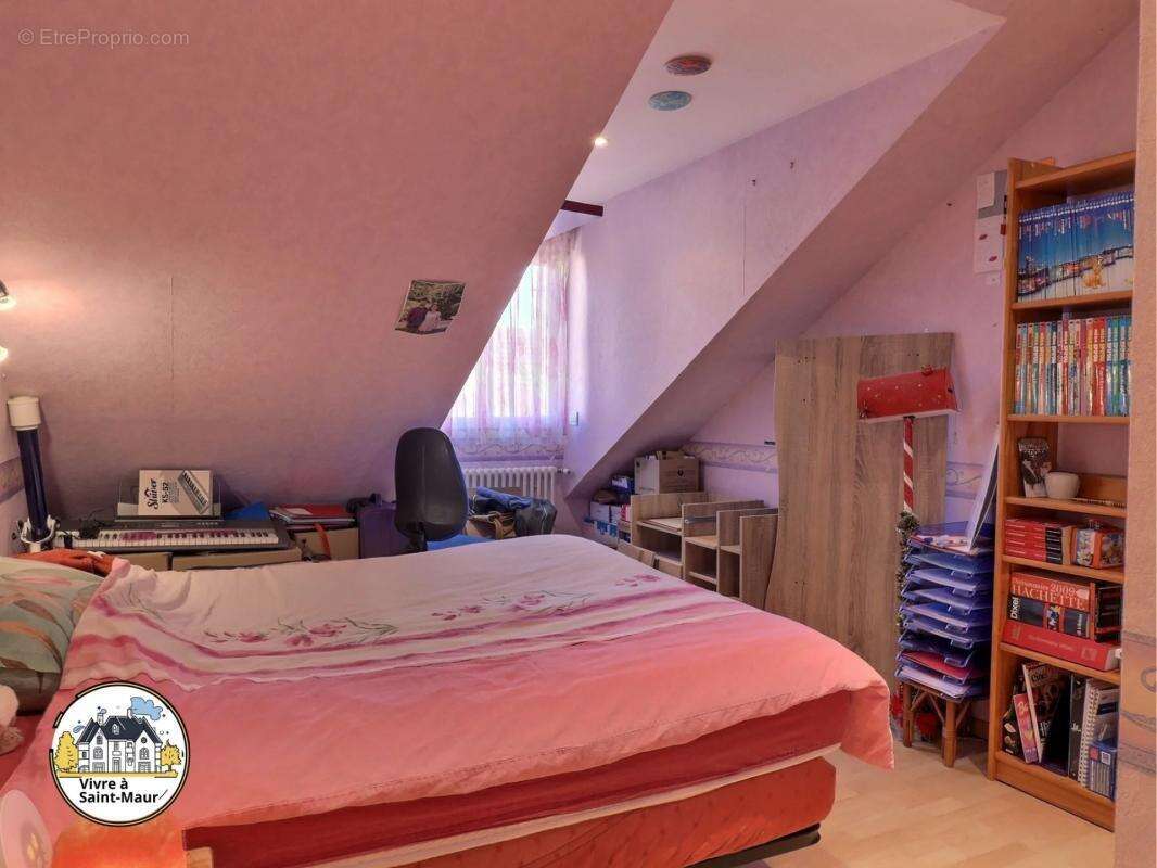 Maison à CHENNEVIERES-SUR-MARNE