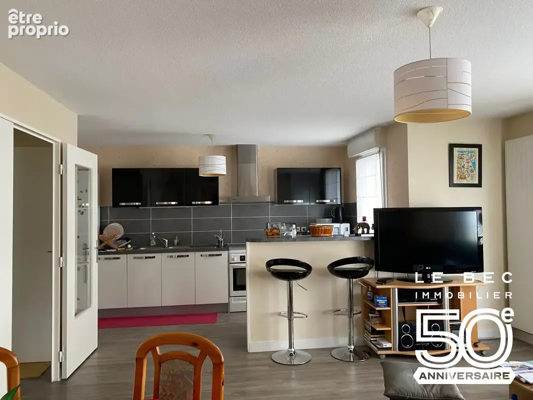 Appartement 64 m² à Saint-Ave  - photo 6