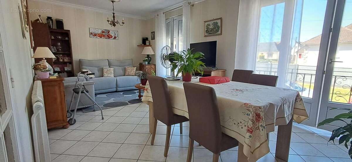Maison LAVAL très bon secteur (hilard) 4 pièce(s) / 2chs +1 / 83 m2 - photo 4