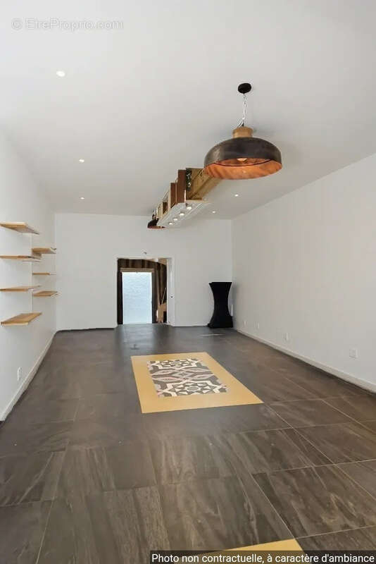 Commerce à AIX-LES-BAINS