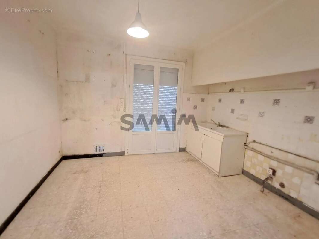 À vendre à Saint-Hippolyte-Du-Fort : maison de village avec - photo 8