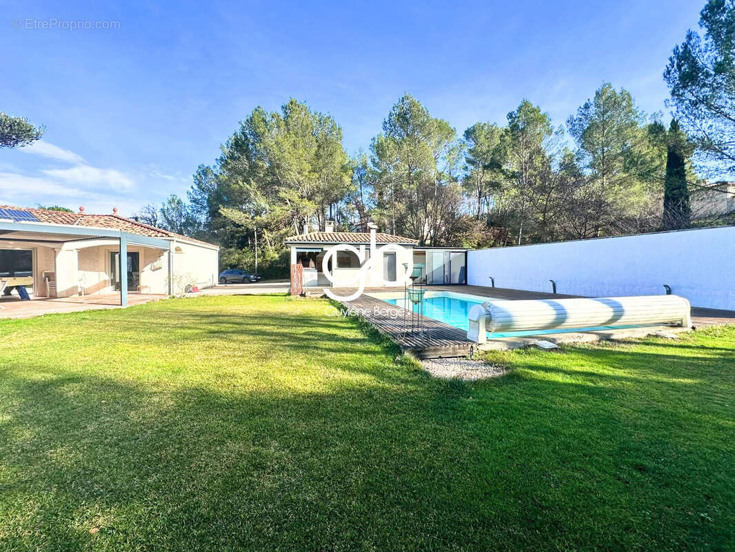 Villa plain-pied - piscine - pool house - jardin 1800 m2 - 5 chambres - pergola - garage - calme - dpe b - mon - photo 2