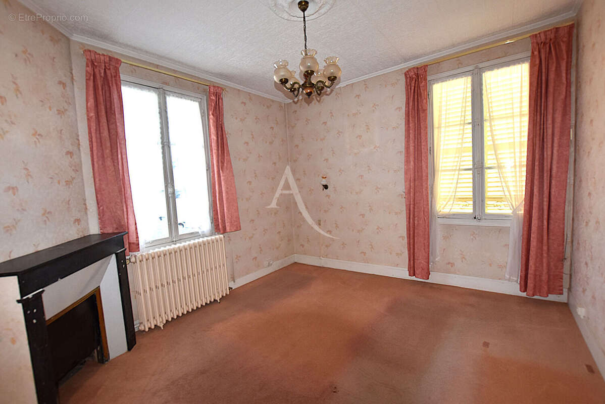 Maison à COMBS-LA-VILLE