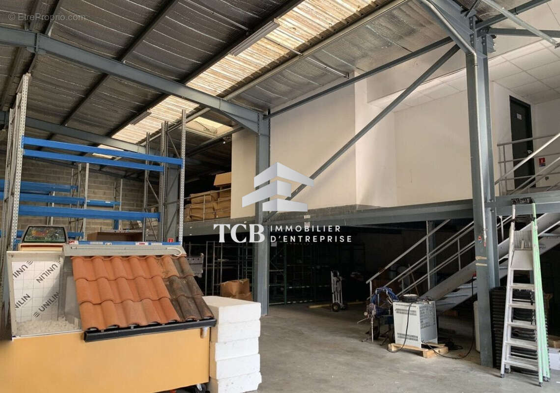 Commerce à SAINTE-LUCE-SUR-LOIRE