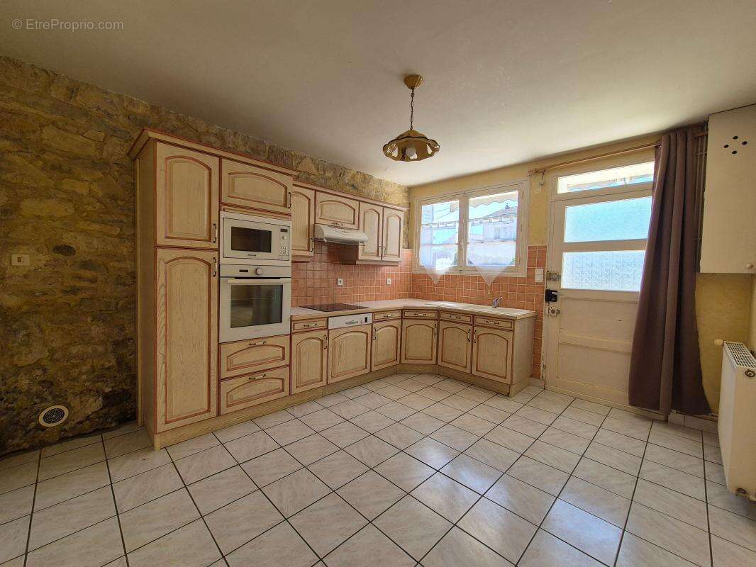 Maison à TERRASSON-LAVILLEDIEU