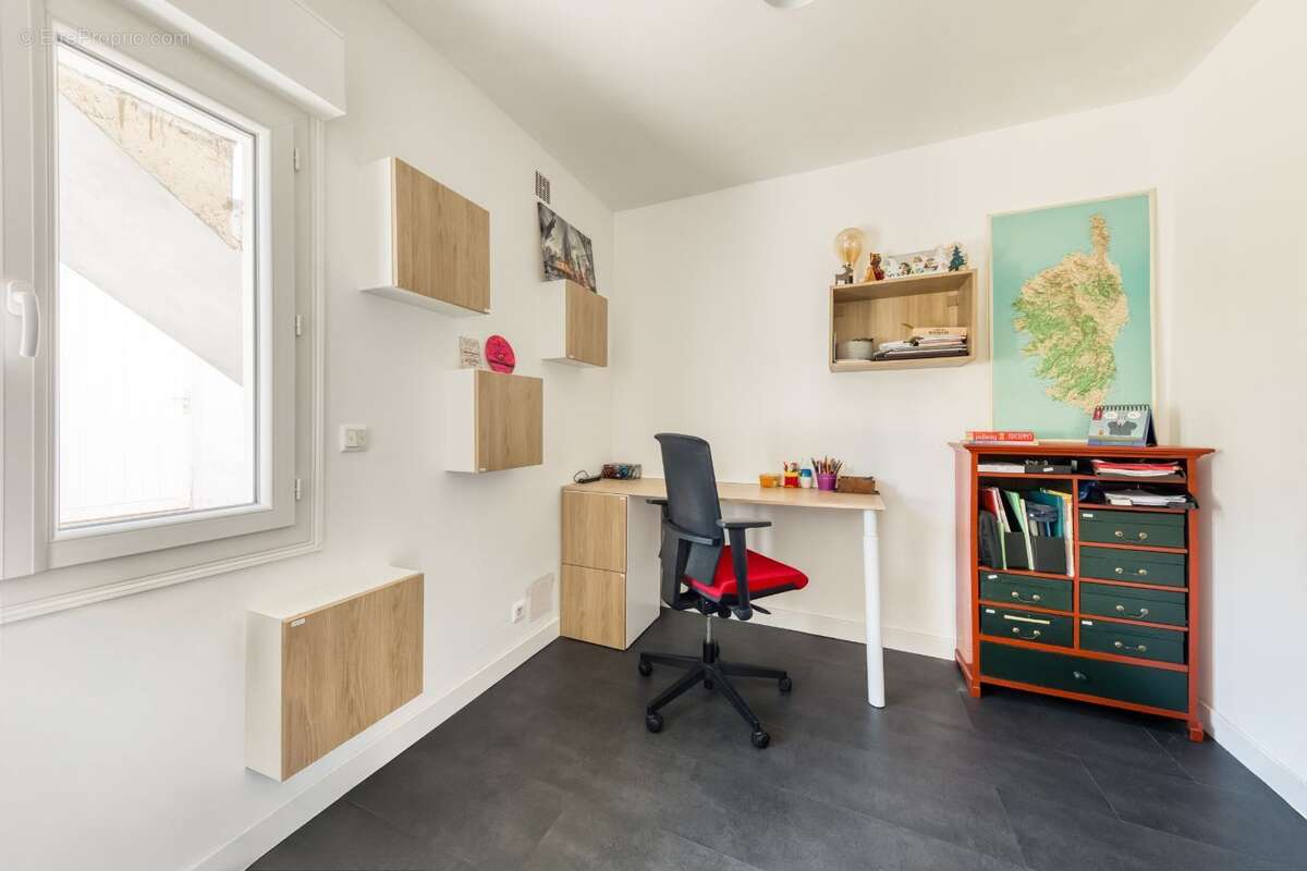 Maison 205 m² à Igny  - photo 9