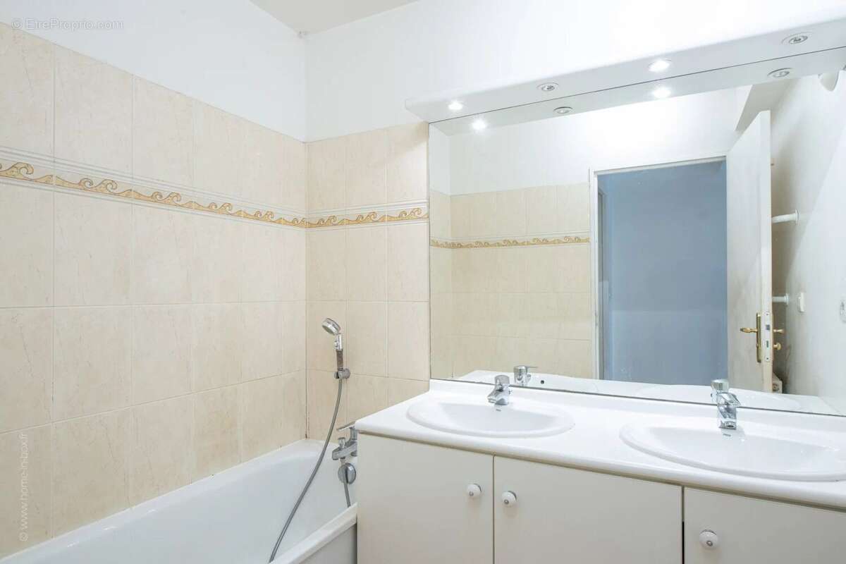 Appartement à COLOMBES