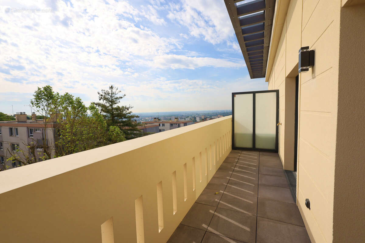 Appartement à LE PLESSIS-ROBINSON