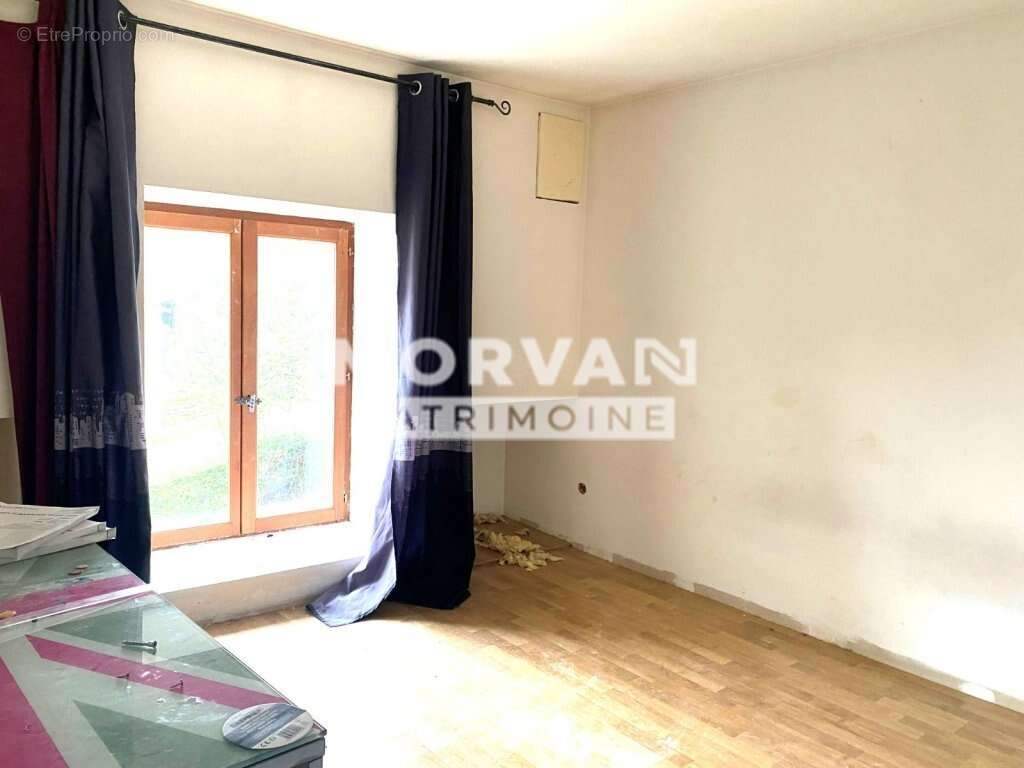 Maison à BILLY-CHEVANNES