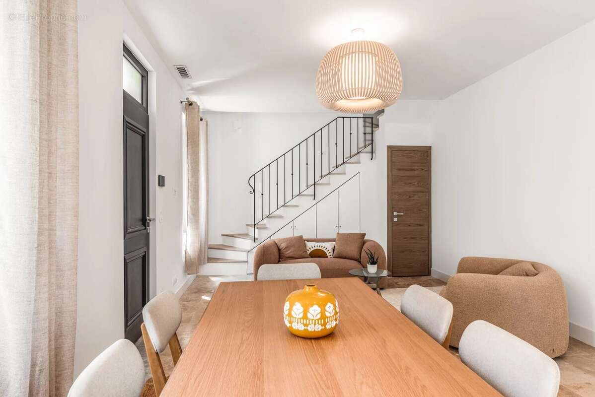 Cannes - proche palais – maison rénovée - studio indépendant - piscine - stationnements - photo 6