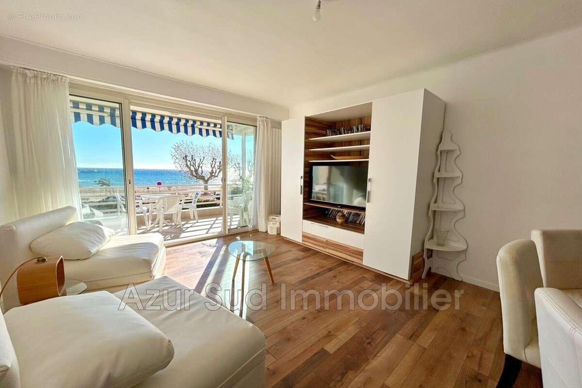 Appartement à VALLAURIS
