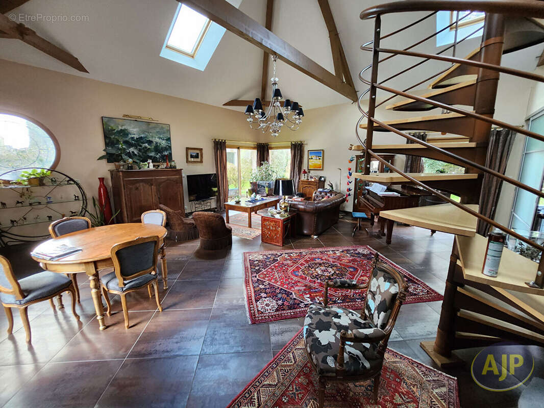 Maison à BAIN-DE-BRETAGNE