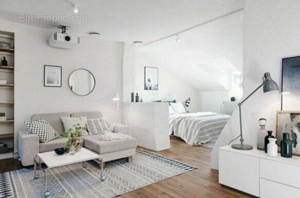 Appartement à SAINT-LAURENT-DU-VAR