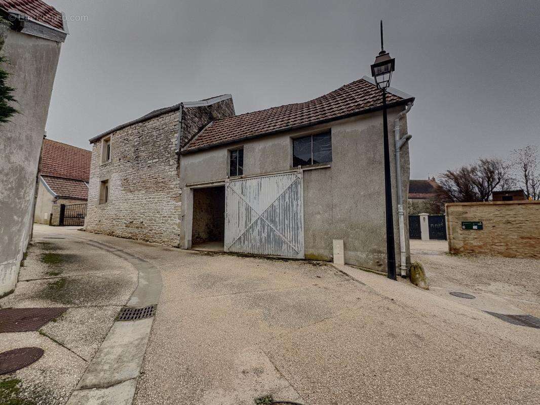 Maison à RUFFEY-LES-ECHIREY