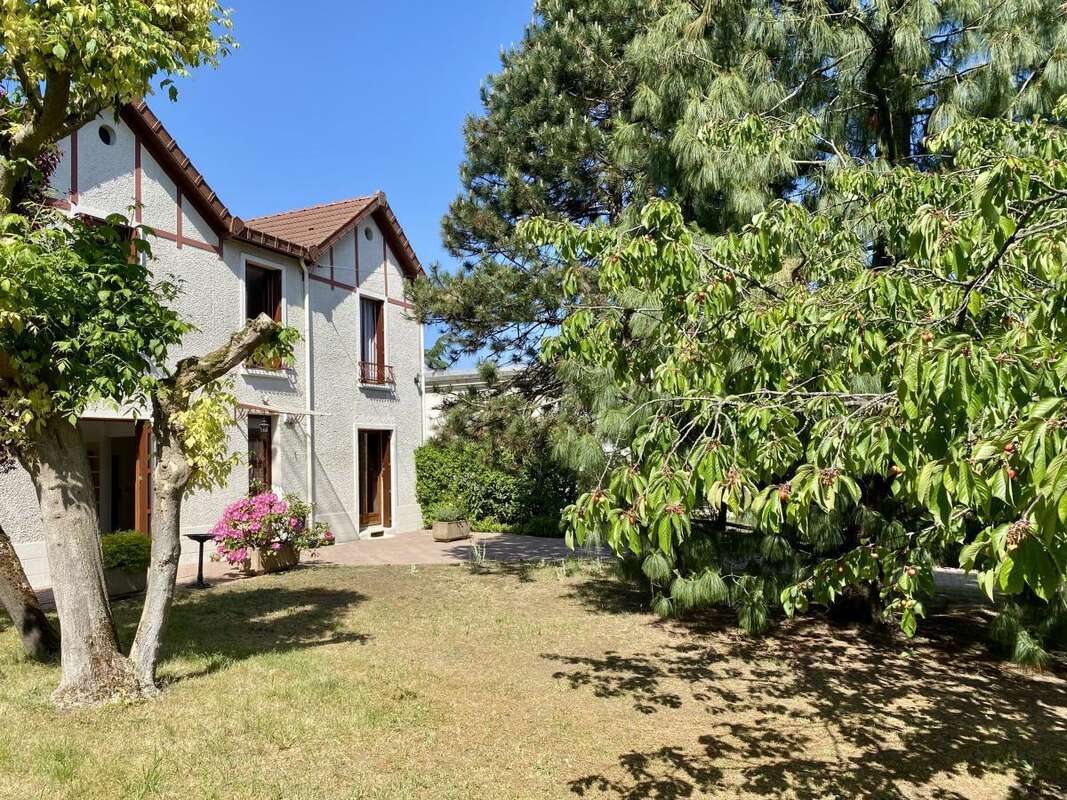 Maison à LE PERREUX-SUR-MARNE