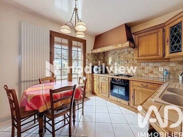 Photo 7 - Maison à LAROCHE-SAINT-CYDROINE