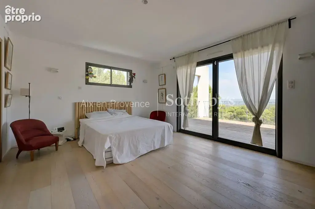 Villa contemporaine  au calme absolu et vue dominante - photo 14