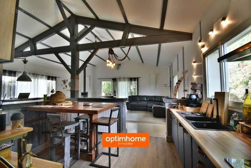 Maison à AMBARES-ET-LAGRAVE