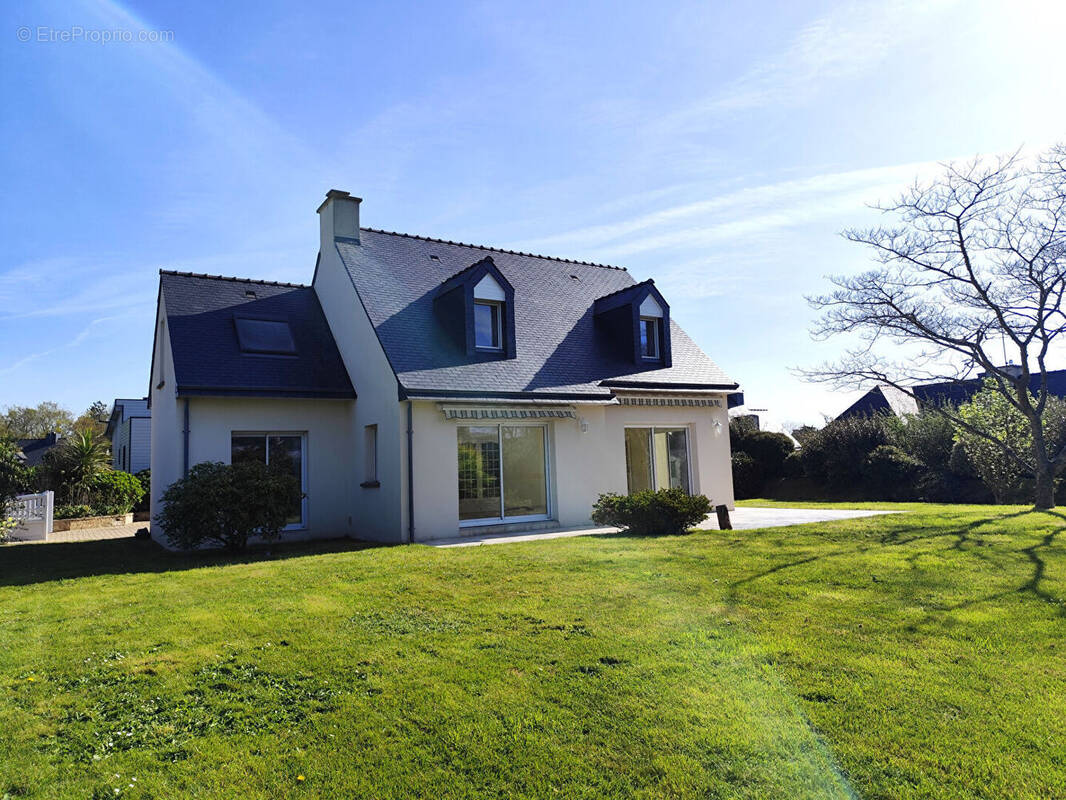 Maison à COMBRIT