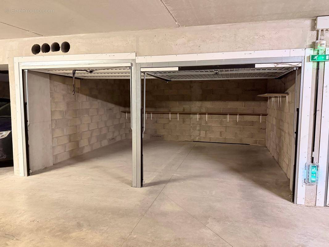 Parking à CHENOVE
