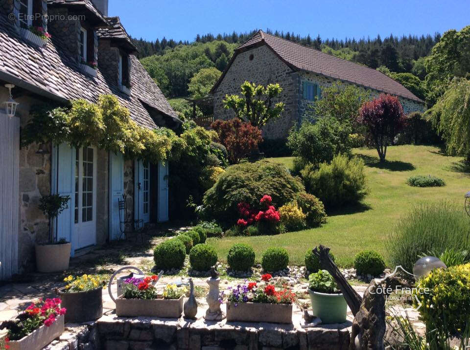 Maison à JUNHAC