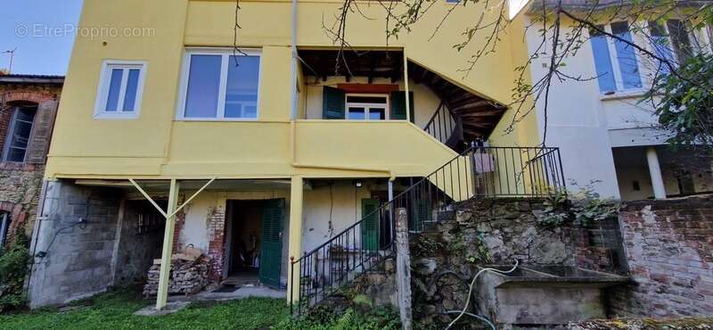 Maison à DECAZEVILLE