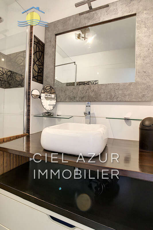 Appartement à VALLAURIS