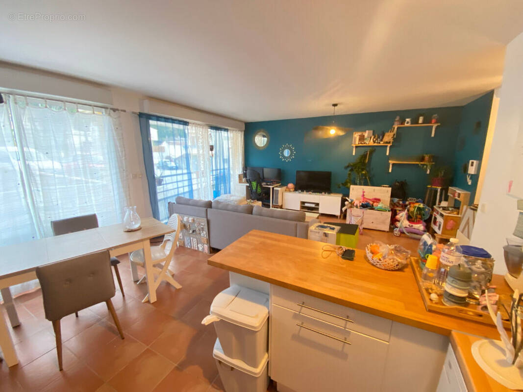 Photo 1 - Appartement à SIMIANE-COLLONGUE