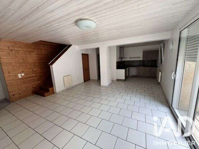 Maison 208 m² à Landeronde  - photo 5