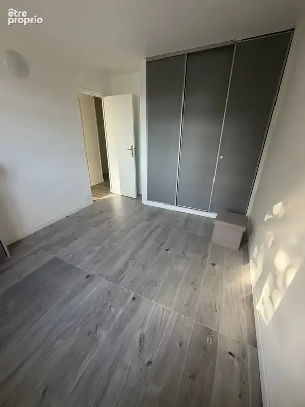 Superbe F3 à deux pas du centre ville. - photo 6