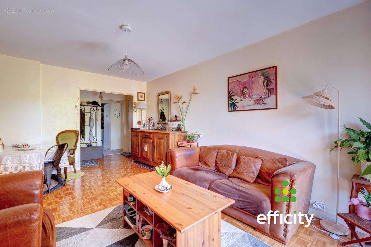 Appartement à SAINT-GENIS-LAVAL