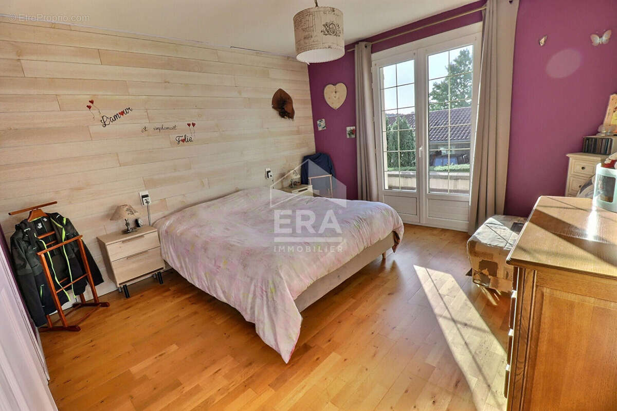 Maison à LACAPELLE-MARIVAL