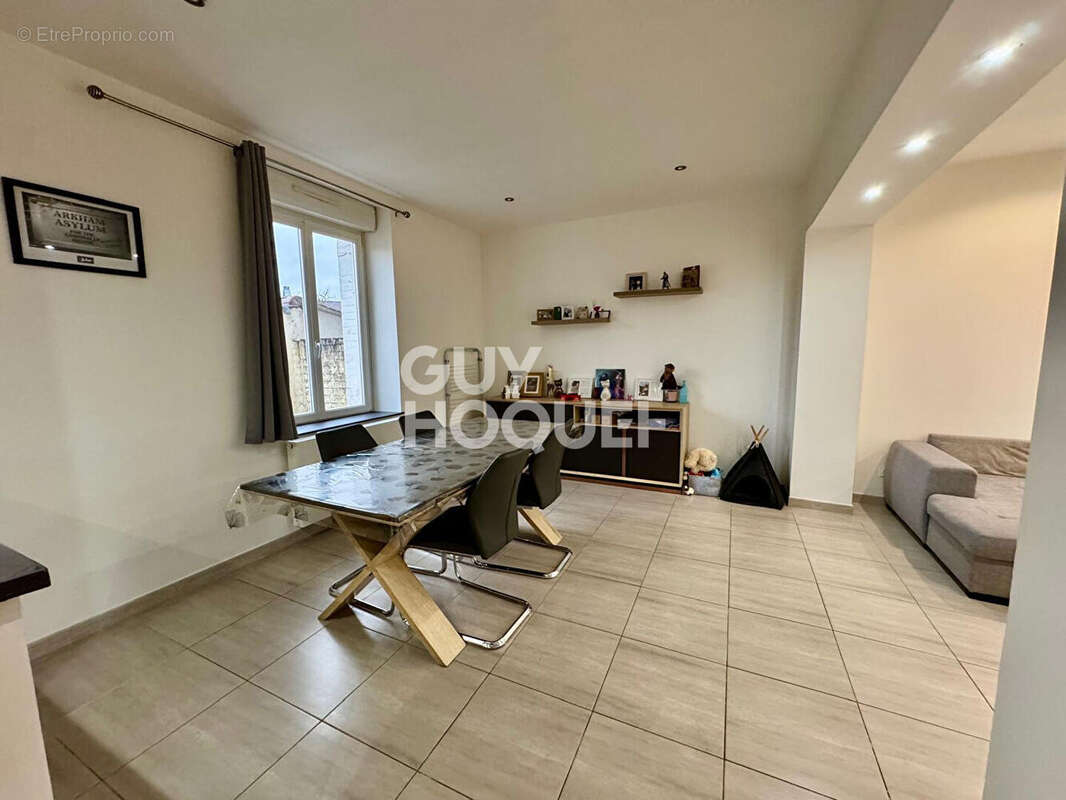 Maison à NEUVES-MAISONS