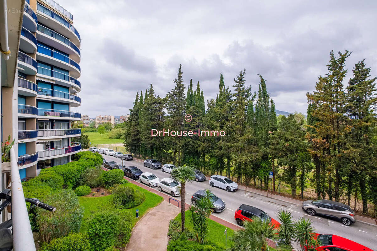 Appartement à MANDELIEU-LA-NAPOULE
