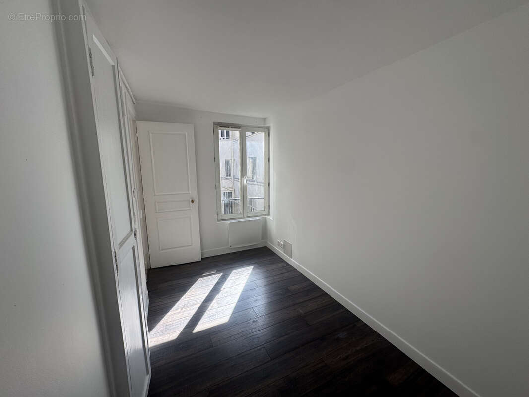 Appartement à PARIS-10E